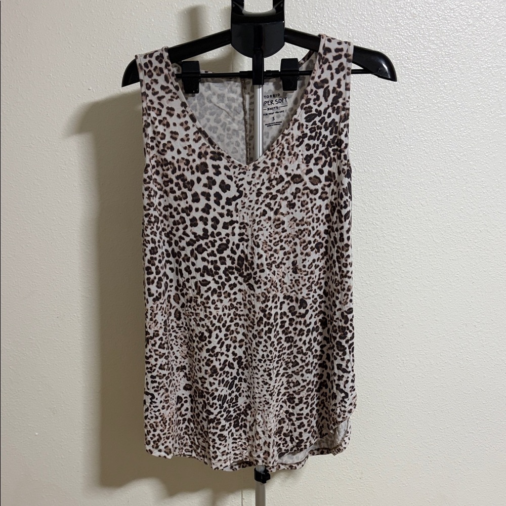 Torrid Leopard Print V-Neck Camisole in Brown and Beige size 3